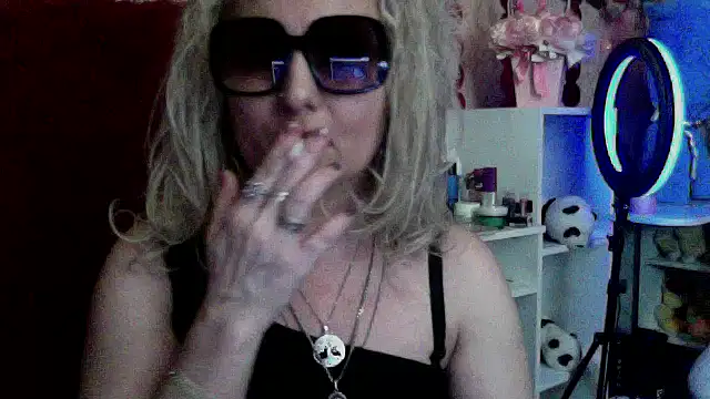 xHot Amazonq online show from 03-04-26, 10:17