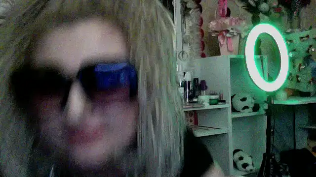 xHot Amazonq online show from 01-16-26, 10:03