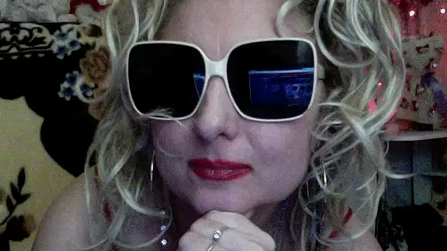 xHot Amazonq online show from 01-08-26, 10:27