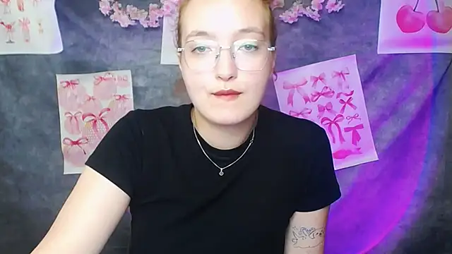 Snapshot of MissAriaa chatting on 06-18-26, 03:39 MissAriaa online show from 06-18-26, 03:39