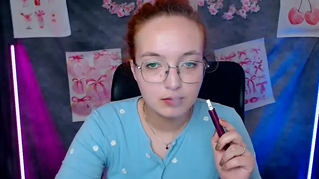 Snapshot of MissAriaa chatting on 06-12-26, 12:14 MissAriaa online show from 06-12-26, 12:14