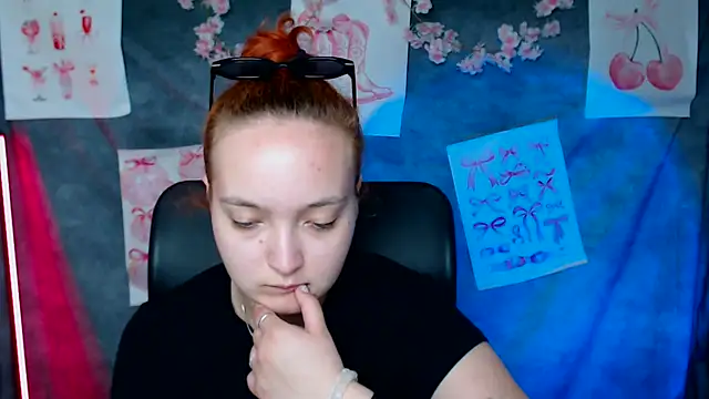 Snapshot of MissAriaa chatting on 06-20-26, 12:21 MissAriaa online show from 06-20-26, 12:21
