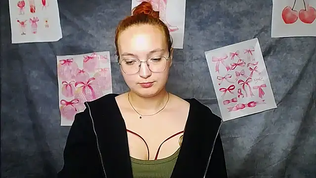 Snapshot of MissAriaa chatting on 06-03-26, 02:33 MissAriaa online show from 06-03-26, 02:33