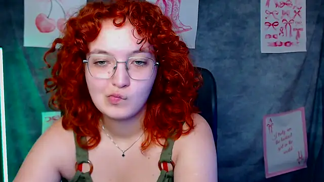 Snapshot of MissAriaa chatting on 07-12-26, 12:06 MissAriaa online show from 07-12-26, 12:06