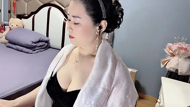 yaoyao22678 online show from 04-21-26, 02:14