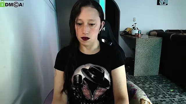 Snapshot of Sunshine_e chatting on 05-21-26, 07:44 Sunshine e online show from 05-21-26, 07:44