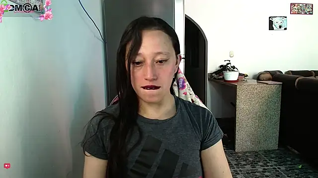 Snapshot of Sunshine_e chatting on 05-19-26, 07:10 Sunshine e online show from 05-19-26, 07:10