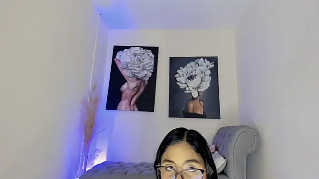lizzakennedy online show from 06-12-26, 12:03