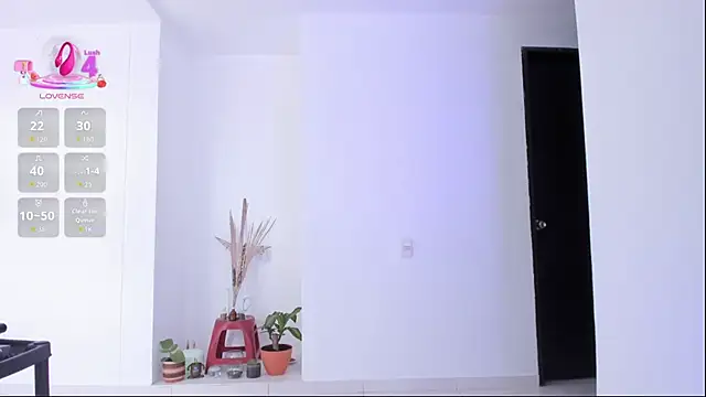 Leyacopper  online show from 10-31-25, 06:59