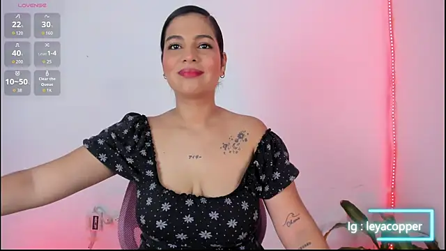 Leyacopper  online show from 07-12-26, 12:11