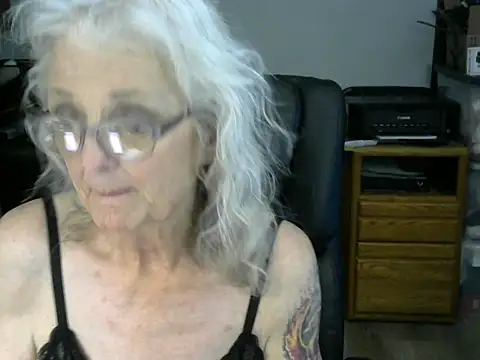 JoleneDelacroix online show from 12-22-25, 04:56