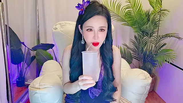 Vv123668 online show from 11-10-25, 12:10