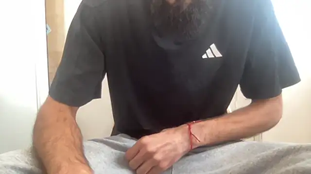 Snapshot of 10ThickInches chatting on 10-25-25, 04:40 10ThickInches online show from 10-25-25, 04:40