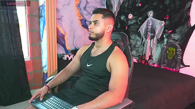 Tiler wolker online show from 10-29-25, 07:57