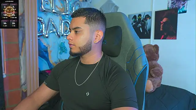 Snapshot of Tiler_wolker chatting on 02-06-26, 10:17 Tiler wolker online show from 02-06-26, 10:17