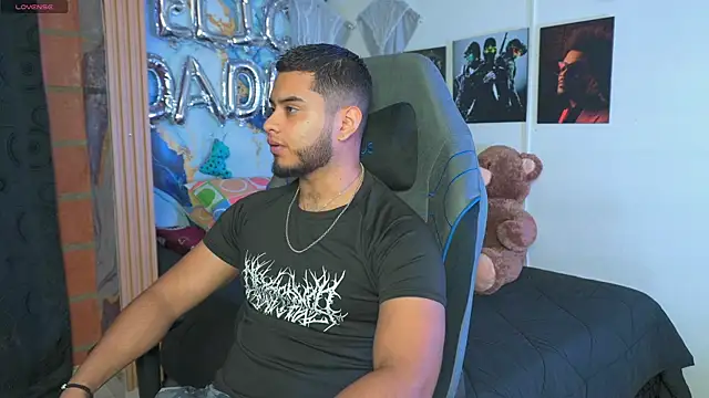 Tiler wolker online show from 01-13-26, 02:48