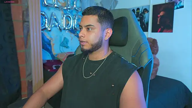 Snapshot of Tiler_wolker chatting on 03-03-26, 01:56 Tiler wolker online show from 03-03-26, 01:56