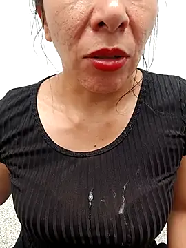 Snapshot of Esmeralda_546 chatting on 02-20-26, 08:22 Esmeralda 546 online show from 02-20-26, 08:22