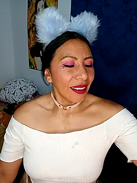 Snapshot of Esmeralda_546 chatting on 02-18-26, 04:54 Esmeralda 546 online show from 02-18-26, 04:54