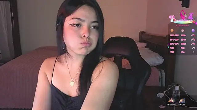 Lee Moyalune online show from 11-20-25, 04:02