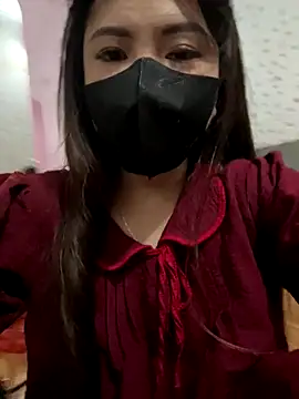 Snapshot of hoahonggai-10 chatting on 10-27-25, 01:34 hoahonggai-10 online show from 10-27-25, 01:34