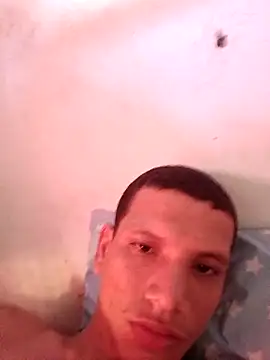 Snapshot of wuaka chatting on 10-28-25, 01:43 wuaka online show from 10-28-25, 01:43