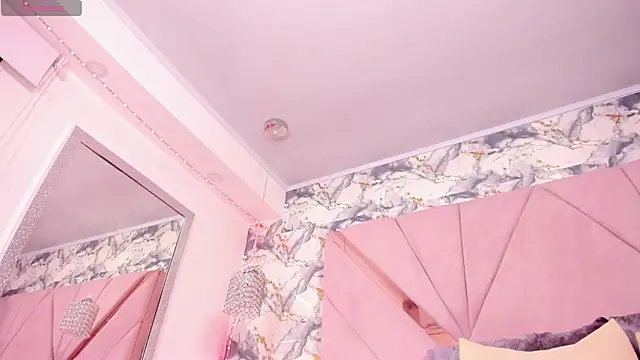 Snapshot of violeta_ruizz chatting on 02-10-26, 12:04 violeta ruizz online show from 02-10-26, 12:04