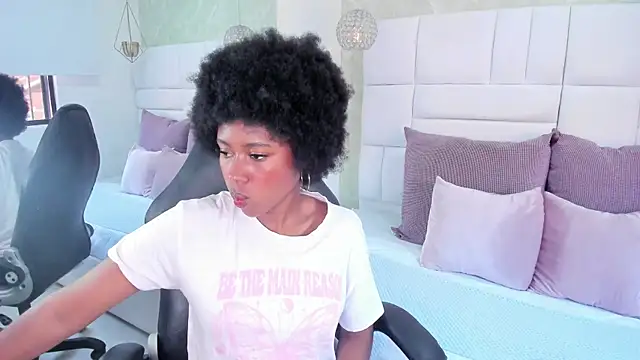 violeta ruizz online show from 11-18-25, 05:38