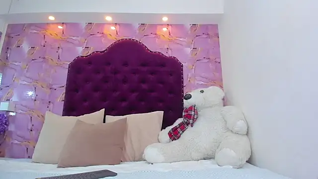 naomy sexy  online show from 11-07-25, 12:21