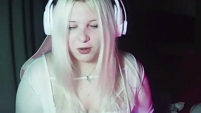 Snapshot of JessiAngels chatting on 10-30-25, 07:11 JessiAngels online show from 10-30-25, 07:11