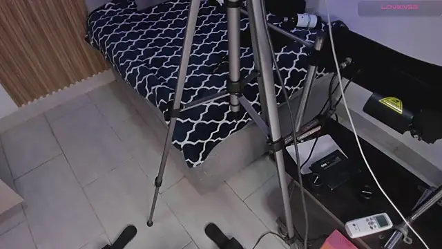 NhoanBrunette online show from 11-14-25, 12:42