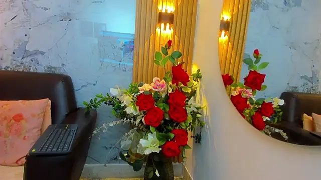 Nayla Monroee online show from 11-14-25, 08:23