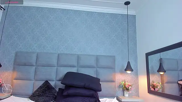 Snapshot of Luna_Bella3 chatting on 11-30-25, 10:38 Luna Bella3 online show from 11-30-25, 10:38