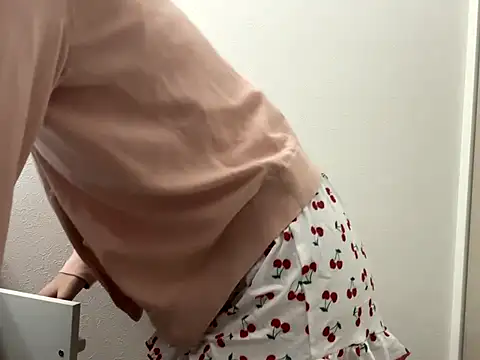 Snapshot of miku_pipipi chatting on 11-12-25, 07:29 miku pipipi online show from 11-12-25, 07:29