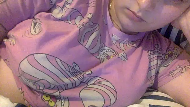 Snapshot of lapetitejeune33 chatting on 10-25-25, 07:58 lapetitejeune33 online show from 10-25-25, 07:58