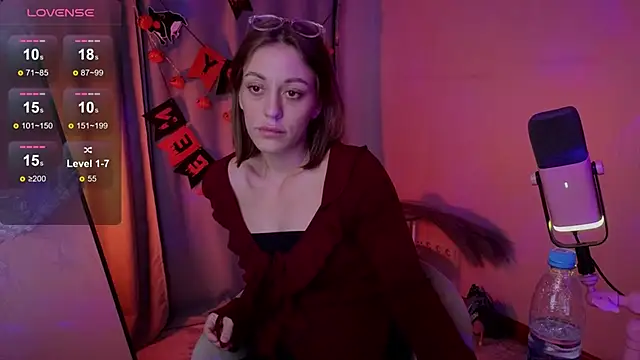 Snapshot of miluv chatting on 10-28-25, 03:00 miluv online show from 10-28-25, 03:00