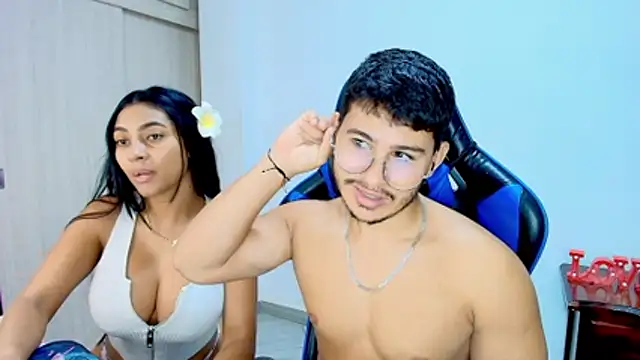 sophia and alex online show from 12-19-25, 12:36