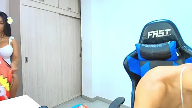 sophia and alex online show from 11-10-25, 02:00