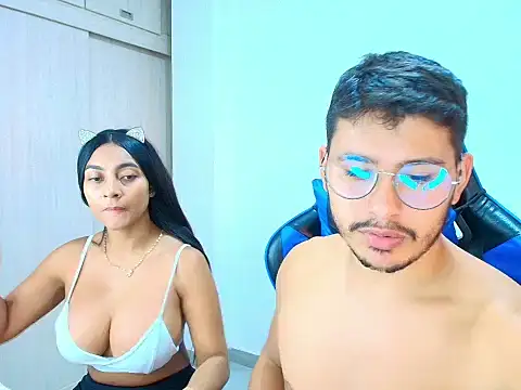 sophia and alex online show from 10-30-25, 09:01