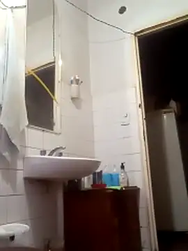 Snapshot of PROHVEL chatting on 10-31-25, 11:51 PROHVEL online show from 10-31-25, 11:51