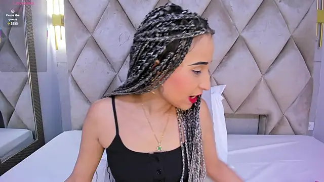 violett rabbit  online show from 11-27-25, 08:20