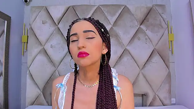 violett rabbit  online show from 03-06-26, 08:15