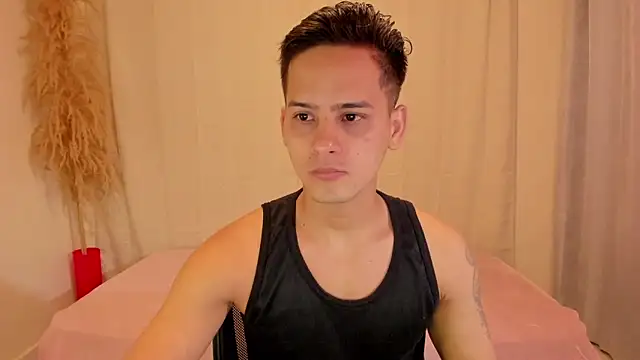 elmasmas01 online show from 12-19-25, 01:02