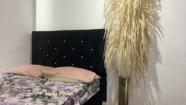 Hot2gether69 online show from 04-15-26, 02:50