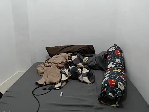 Snapshot of MiyakoCavendish chatting on 10-30-25, 04:00 MiyakoCavendish online show from 10-30-25, 04:00