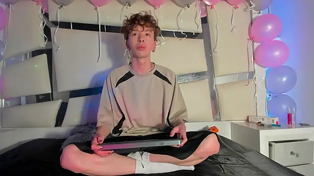 Genesis ask online show from 10-28-25, 04:13