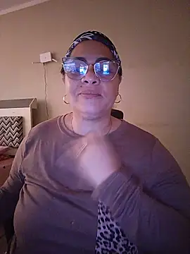 Snapshot of Angie_milf50 chatting on 06-05-26, 02:23 Angie milf50 online show from 06-05-26, 02:23