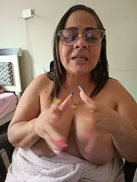 Snapshot of Angie_milf50 chatting on 05-24-26, 05:57 Angie milf50 online show from 05-24-26, 05:57