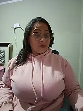 Snapshot of Angie_milf50 chatting on 05-29-26, 05:35 Angie milf50 online show from 05-29-26, 05:35