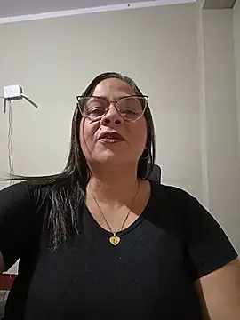 Snapshot of Angie_milf50 chatting on 05-22-26, 01:47 Angie milf50 online show from 05-22-26, 01:47
